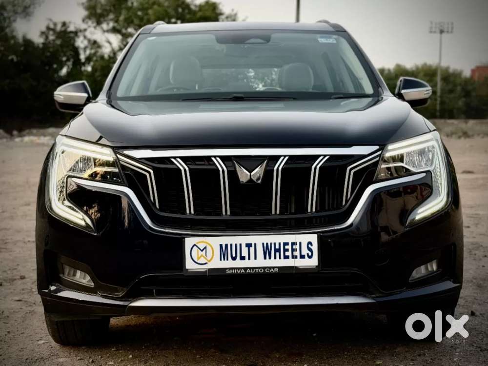 Mahindra Xuv700 2.0 Ax 7 Petrol Mt Str, 2025, Petrol