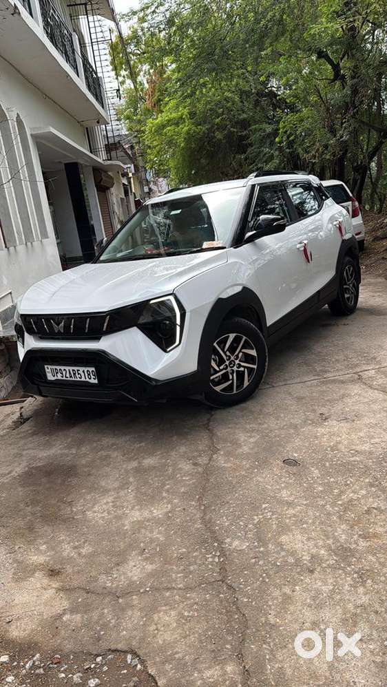 Mahindra Xuv 3xo 2025 Petrol 13000 Km Driven
