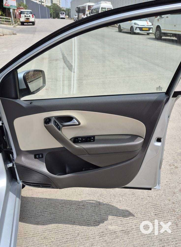 Volkswagen Vento 1.6 Comfortline, 2015, Petrol