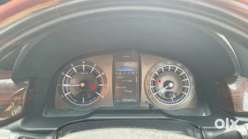 Toyota Innova Crysta 2016 Petrol Well Maintained