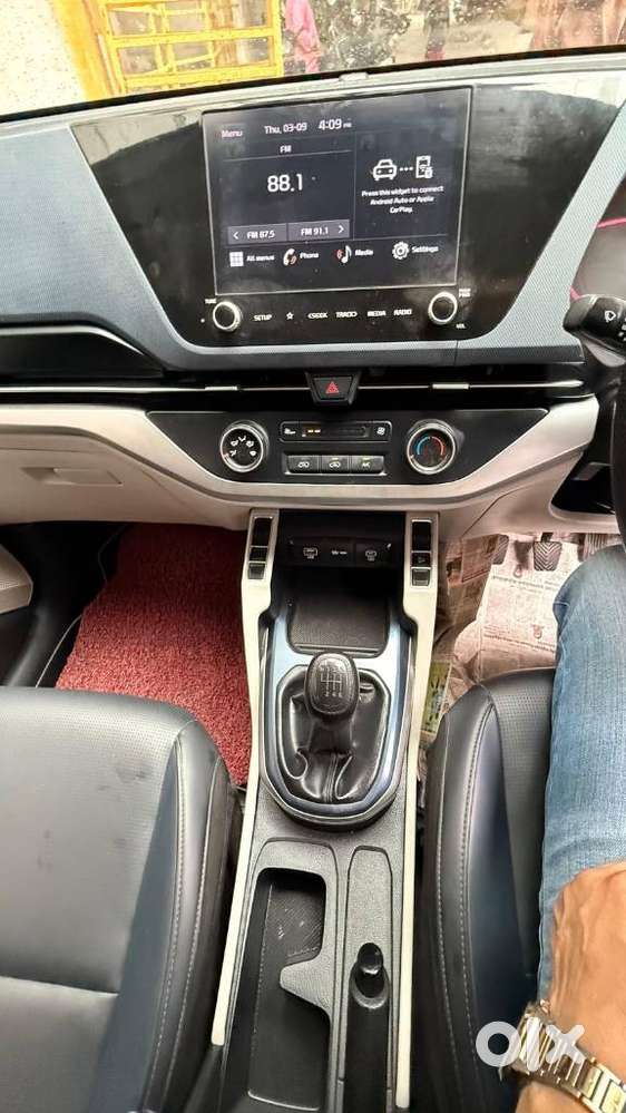Kia Carens G 1.5 6mt Premium (o) 7-seater, 2024, Diesel
