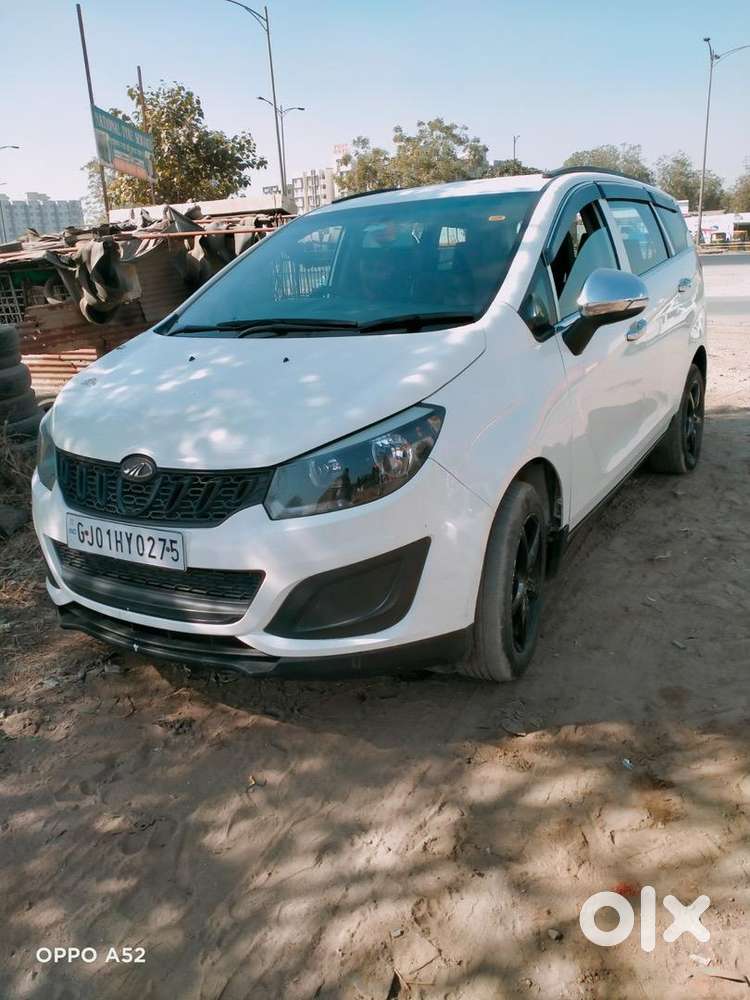 Mahindra Marazzo M2