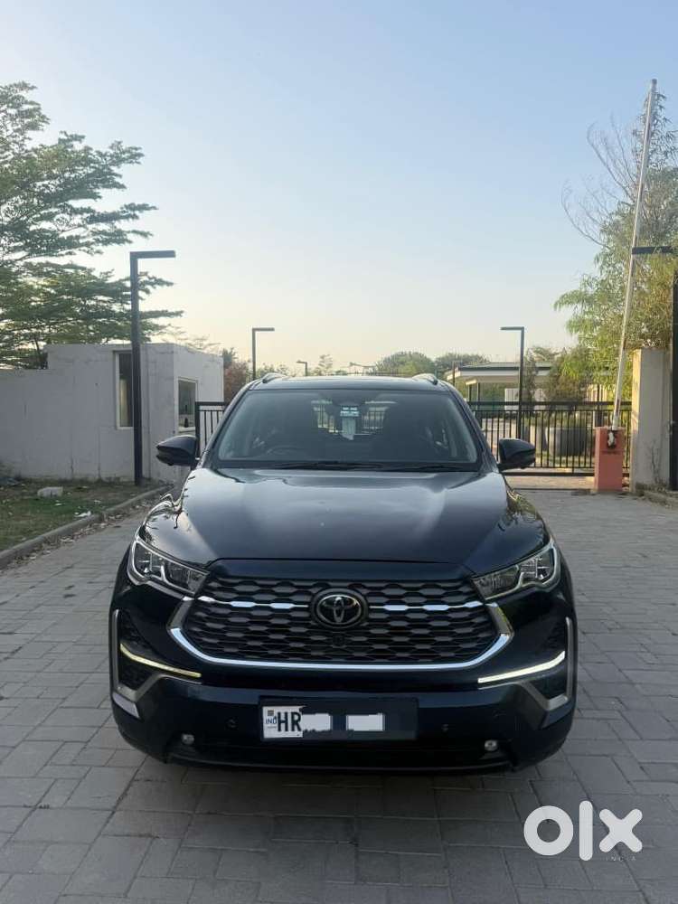 Toyota Innova Hycross 2.0 Zx Hybrid 7 Str, 2023, Petrol