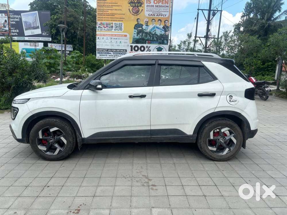 Hyundai Venue Sx (o) Mt 1.5 Diesel Dual Tone, 2020, Diesel