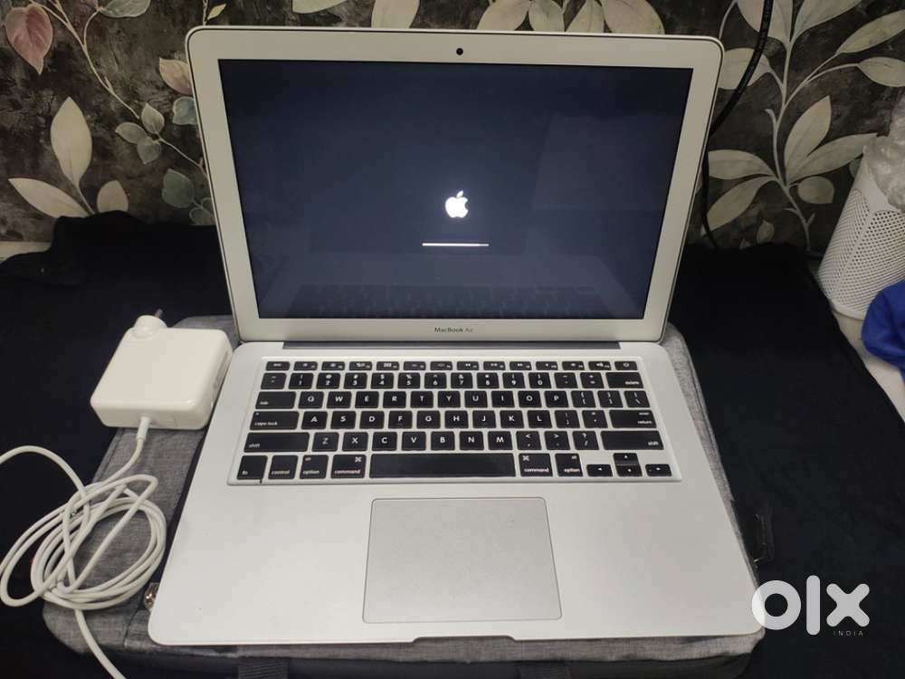 APPLE MACBOOK AIR 13INCH core i5 256GB SSD