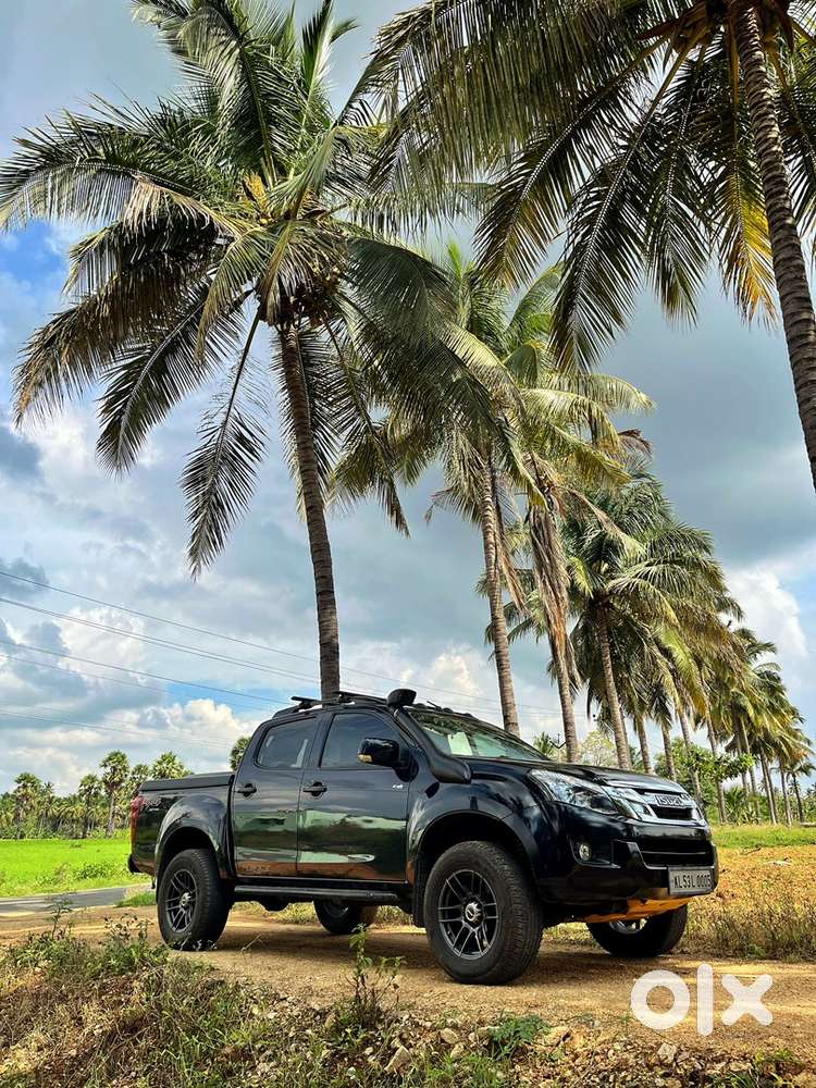 Isuzu D-max V-cross 2017 Diesel Good Condition