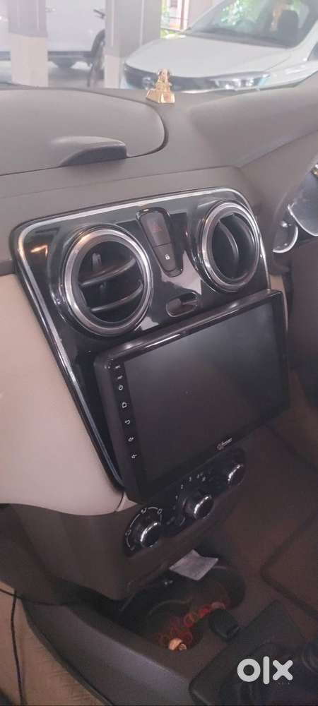Renault Lodgy 2015 Diesel  Well Maintained  Fancy Number  Excellent