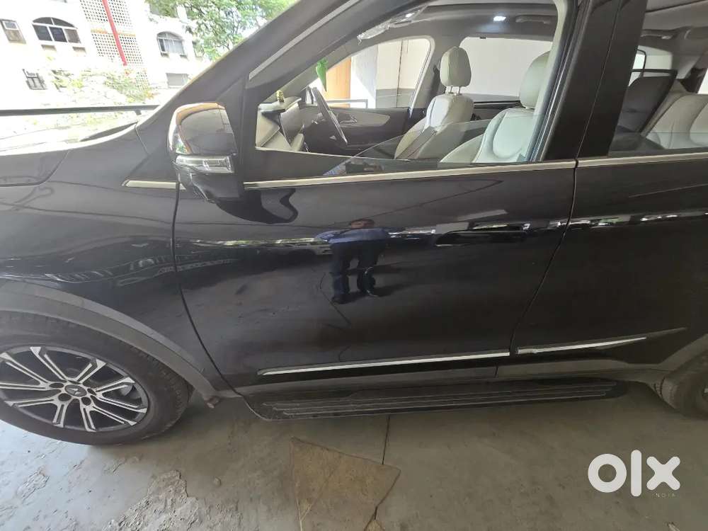 Mahindra Xuv700 2024 Petrol Well Maintained