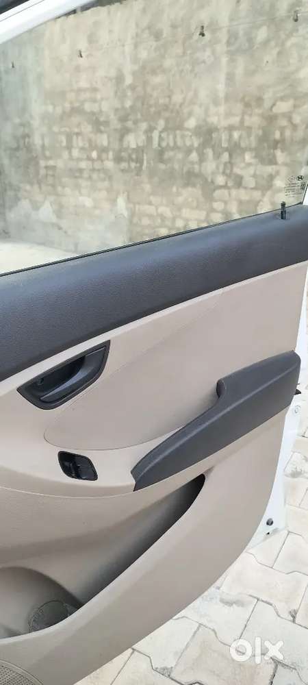Hyundai Eon 2011 Petrol Well Maintained