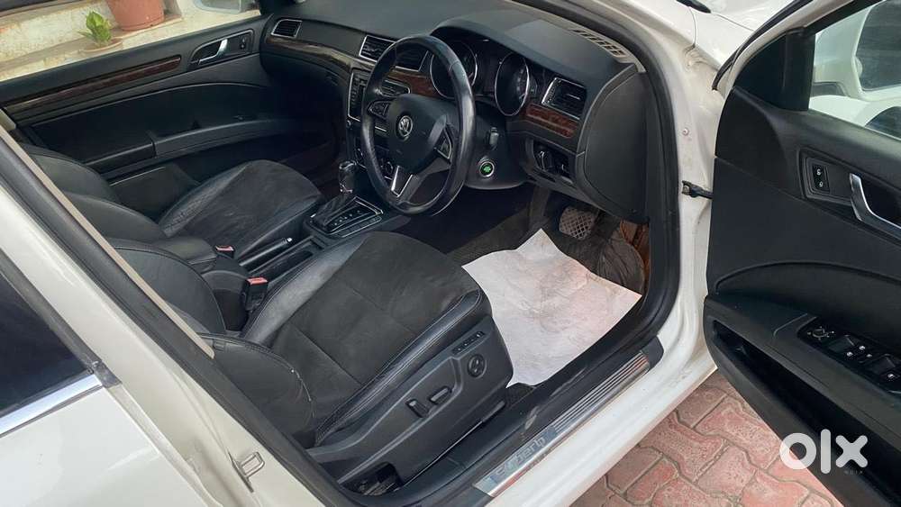 Skoda Superb 2013-2015 Elegance 1.8 Tsi Mt, 2015, Petrol