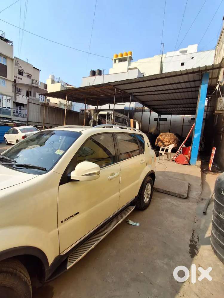 Mahindra Rexton 2013