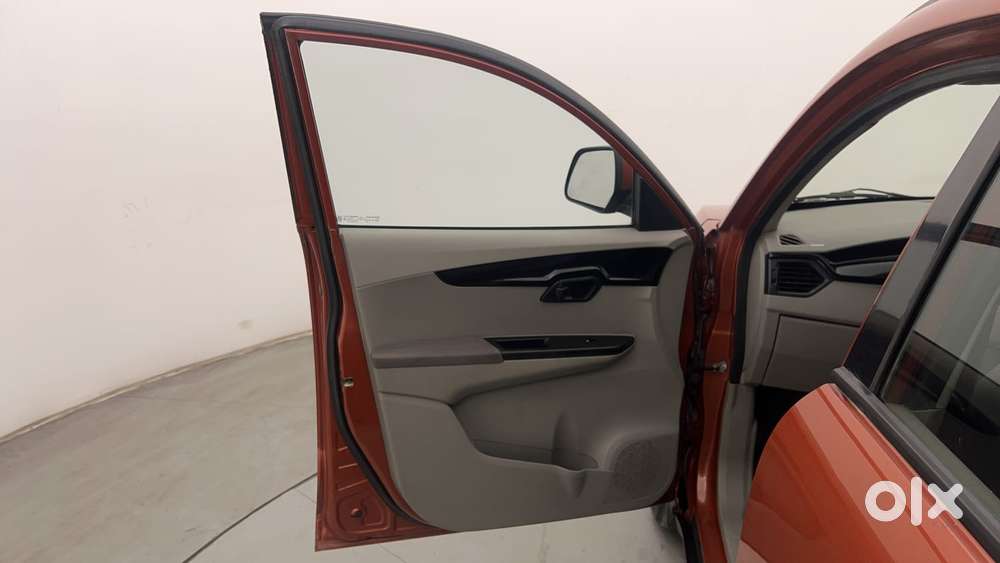 Mahindra Kuv 100 2016-2017 Mfalcon G80 K8 5str, 2016, Petrol