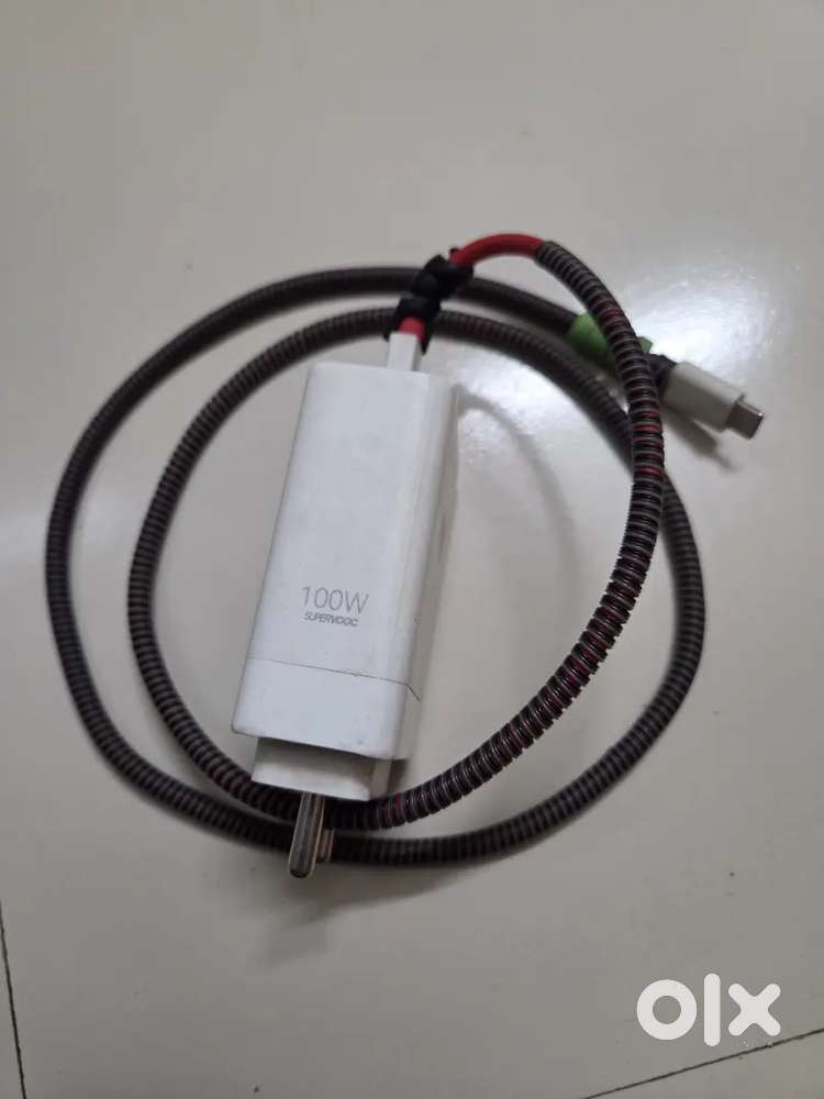 Charger 100 W