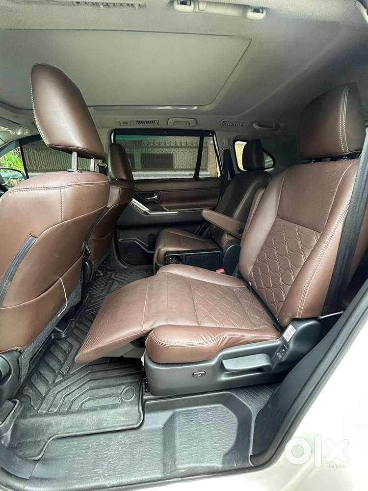 Toyota Innova Hycross Hybrid 2025