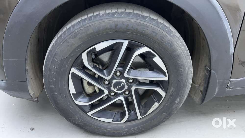 Kia Carens 1.4 Luxury Plus Dct 7 Str, 2022, Petrol