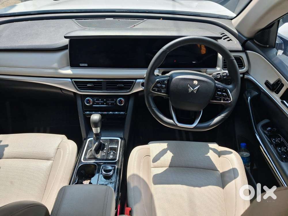 Mahindra Xuv700 2.2 Ax 7 Diesel At Luxury Pack Str, 2025, Diesel