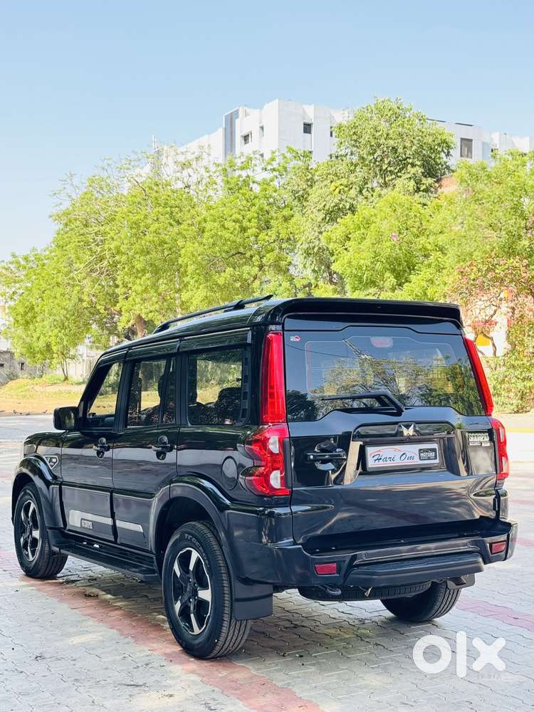 Mahindra Scorpio Classic 2.2 S 11 Mt 7 Str, 2024, Diesel