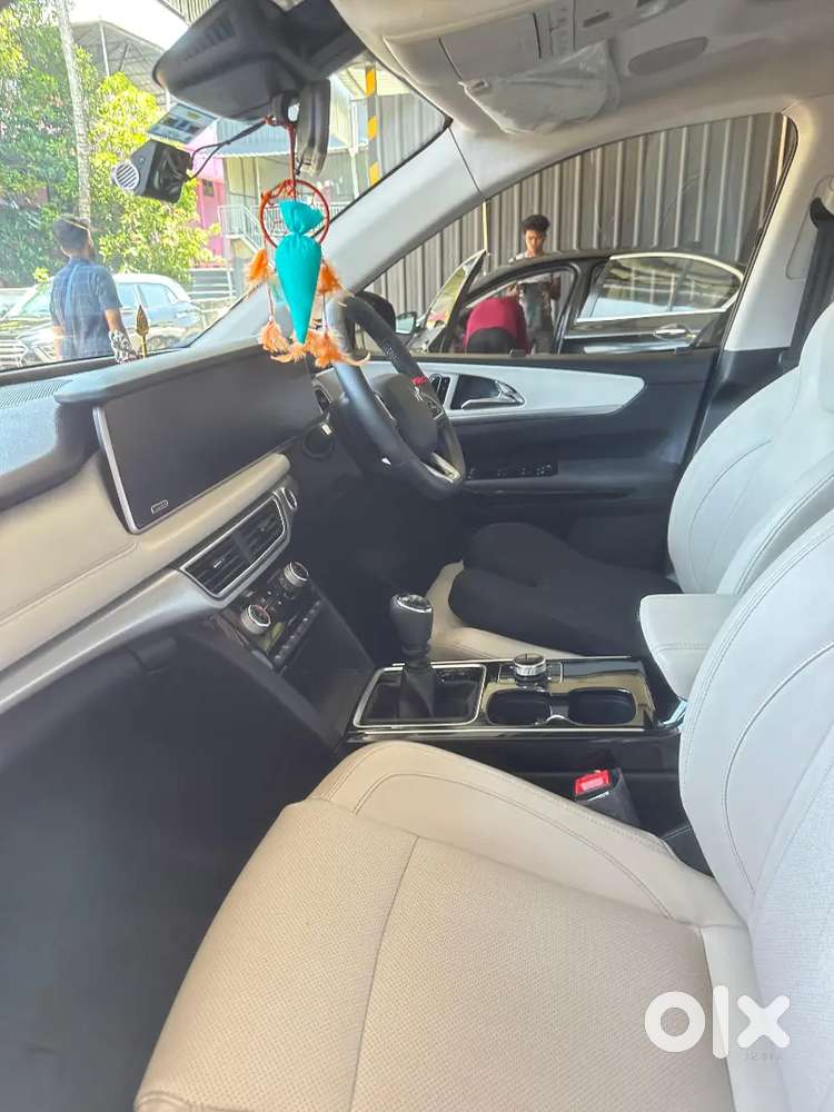 Mahindra Xuv700 Diesel Ax7 Luxury, Nov 2023