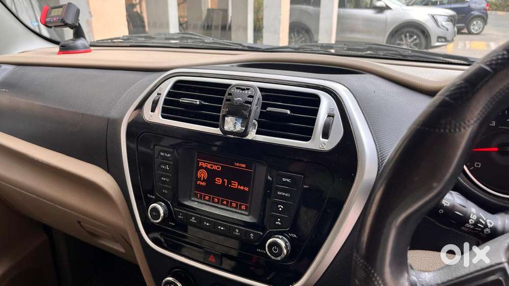 Mahindra Tuv 300 T8, 2017, Diesel