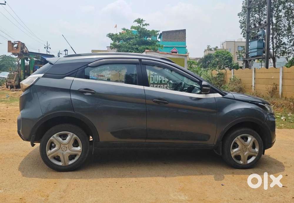 Tata Nexon 1.5 Revotorq Xm (s), 2022, Petrol