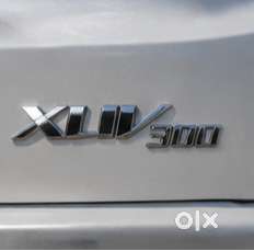 Xuv 300 W8 (o) Dsl Amt ( Dr`s Car )