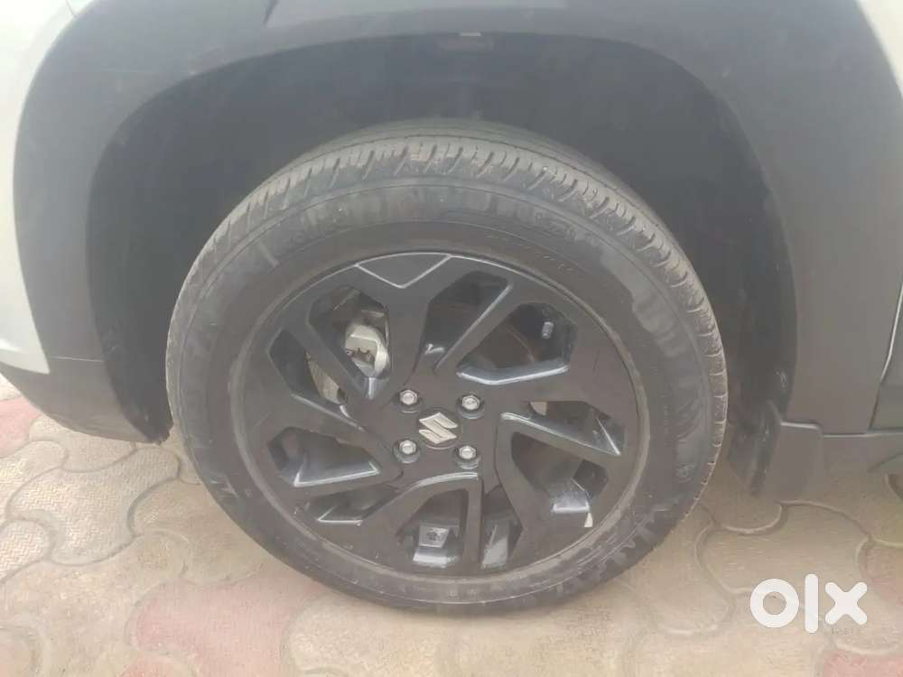 Maruti Suzuki Fronx 2025 Petrol 27000 Km Driven