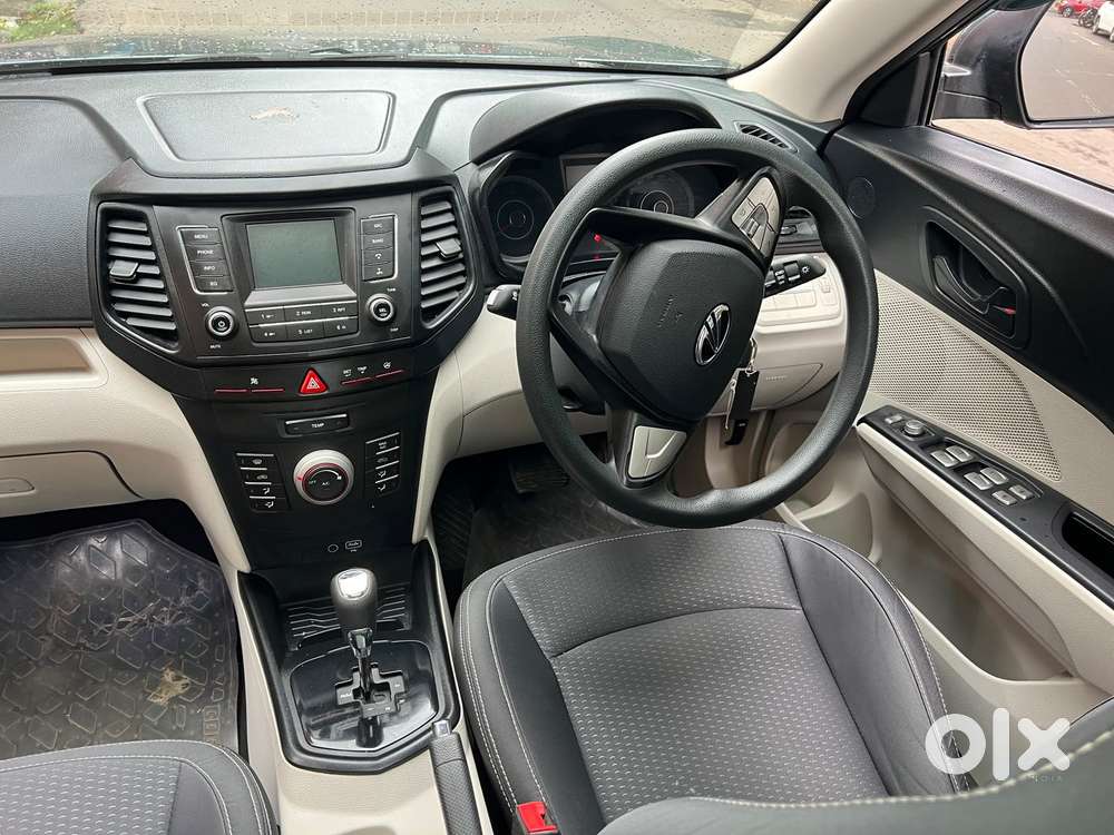 Mahindra Xuv300 1.2 W6 Amt Petrol, 2023, Petrol