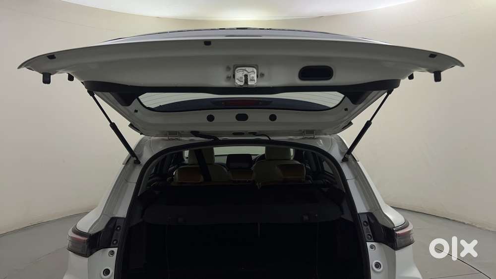 Maruti Suzuki Grand Vitara 1.5 Zeta Plus Intelligent Hybrid Ecvt, 20..