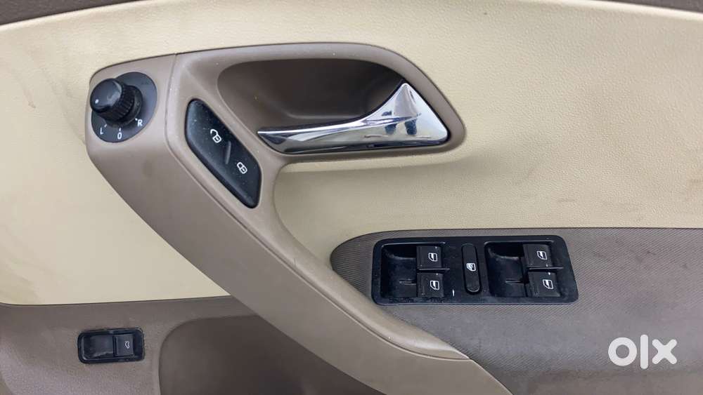 Skoda Rapid 2011-2013 1.6 Mpi At Ambition, 2013, Petrol