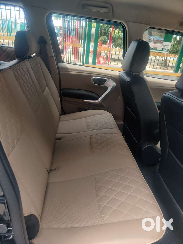 Mahindra Tuv 300 T10, 2018, Diesel