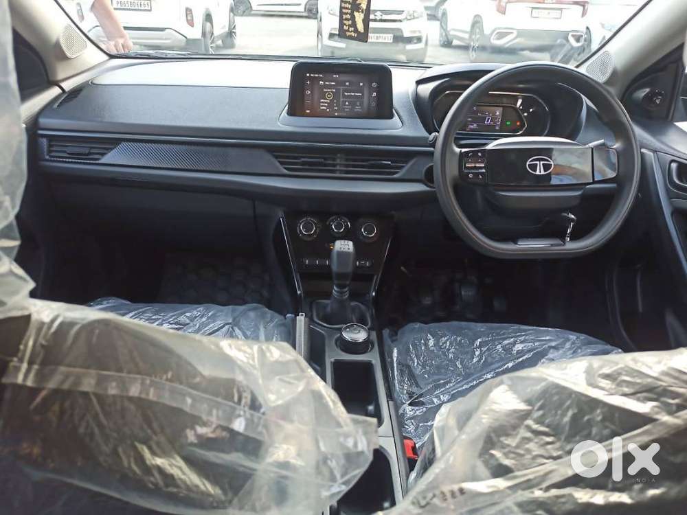 Tata Nexon Smart Plus1.2 Revotron Petrol 5 Mt, 2024, Petrol