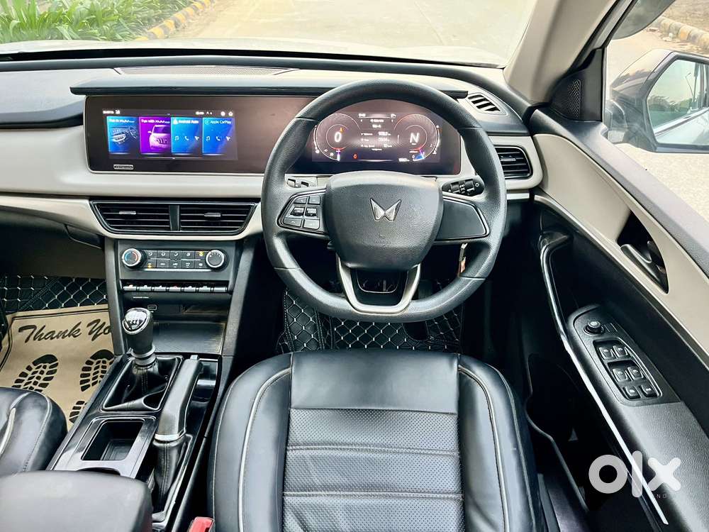 Mahindra Xuv700 2.0 Ax 5 Petrol Mt Str, 2023, Petrol