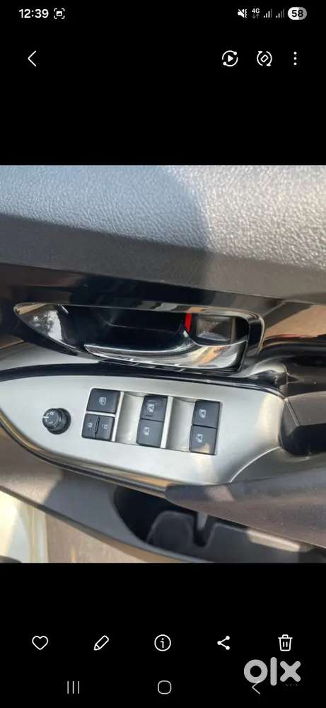 Innova Crysta 2.4 V 2020