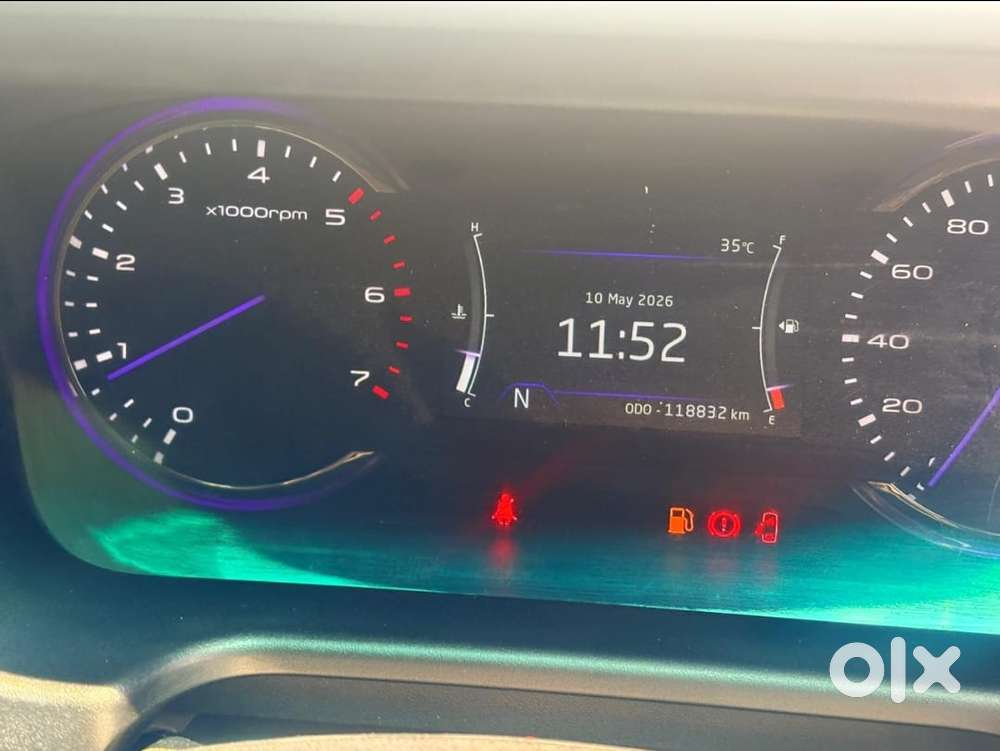 Mahindra Marazzo M8, 2018, Diesel