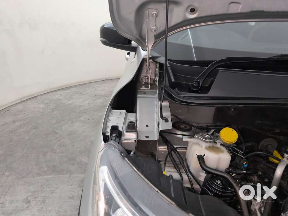 Renault Triber Rxz, 2024, Petrol
