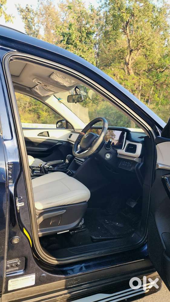 Mahindra Xuv700 2.2 Ax 5 Diesel At Str, 2022, Diesel