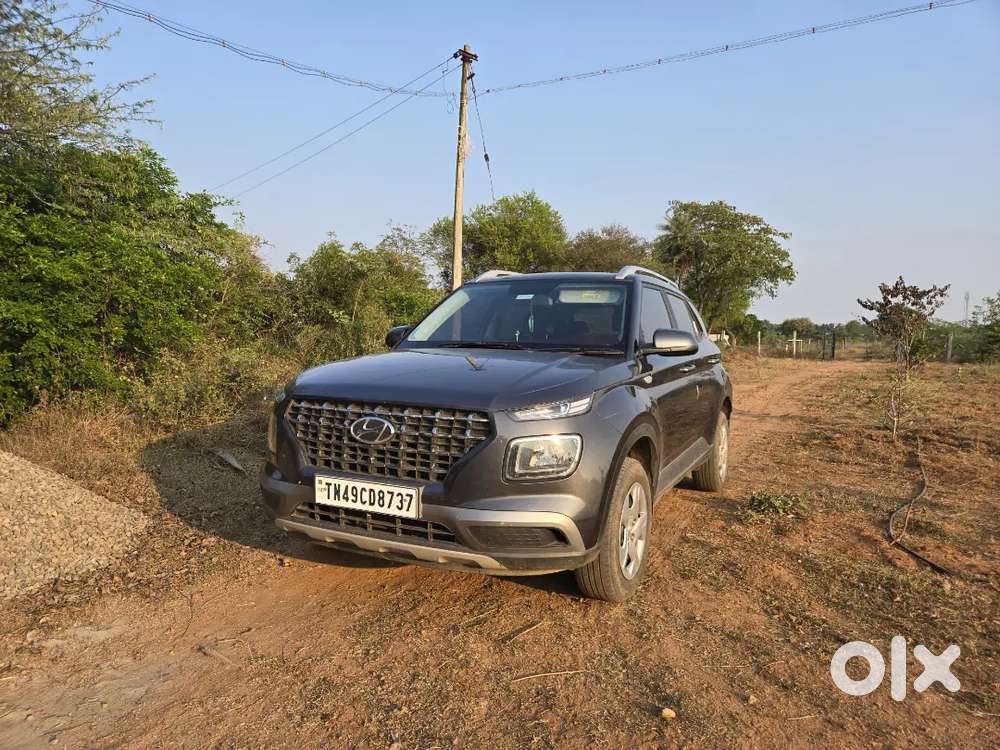 Hyundai Venue 2021 Petrol Well Maintained