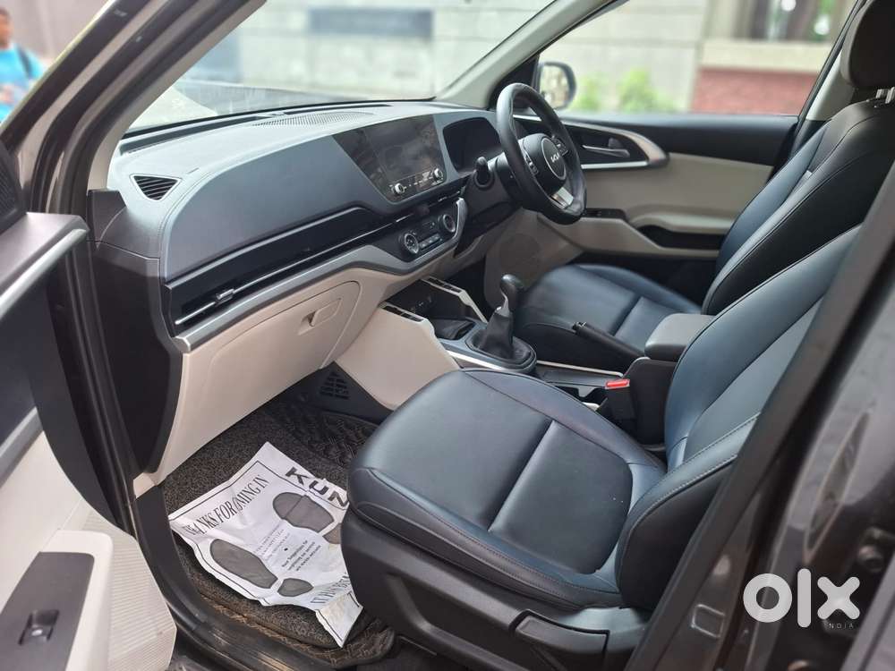 Kia Carens G 1.5 6mt Premium (o) 7-seater, 2024, Petrol