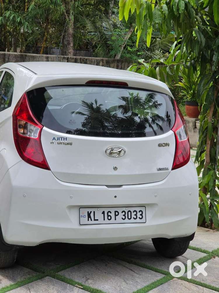 Hyundai Eon 2015 Sportz Petrol 62000 Km Company Service
