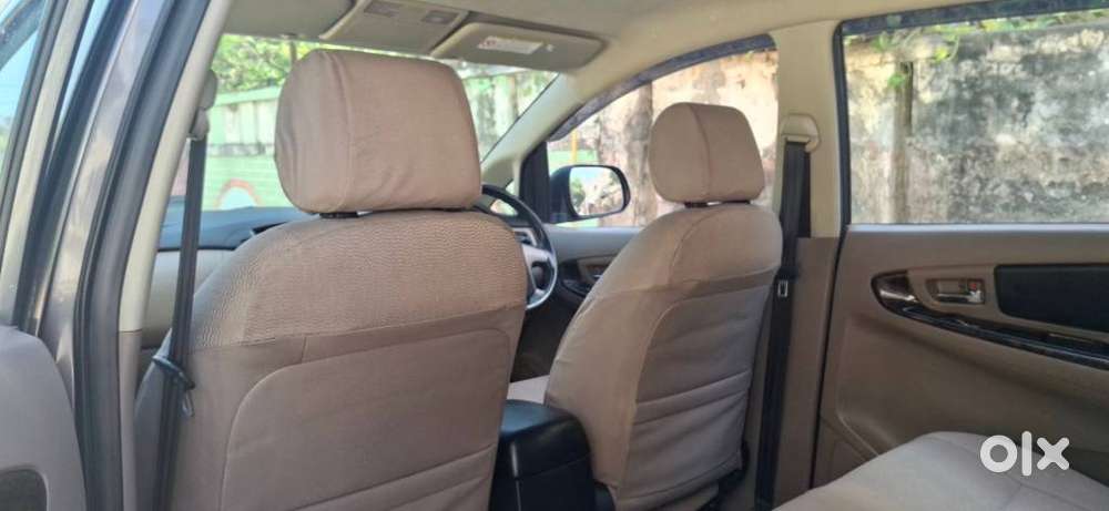 Toyota Innova 2.5 Vx 7 Seater Bs Iv, 2015, Diesel