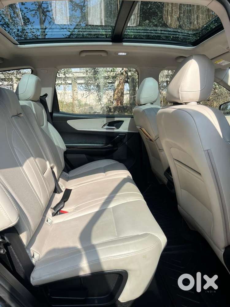 Mahindra Xuv700 2.2 Ax 7 Diesel At Str, 2024, Petrol