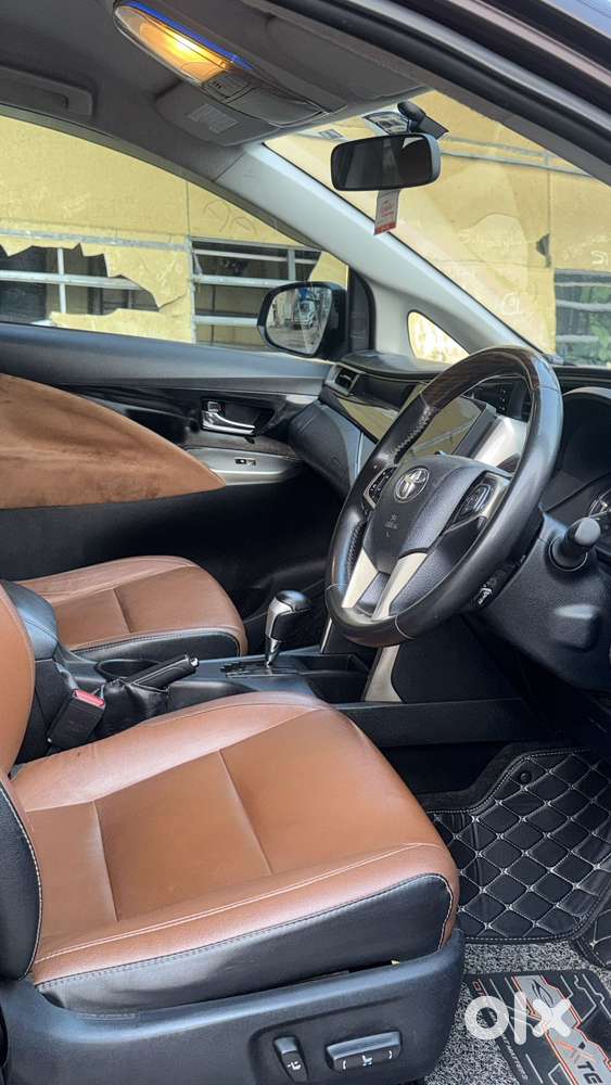 Toyota Innova Crysta 2.8 Zx At 7 Seater, 2017, Diesel