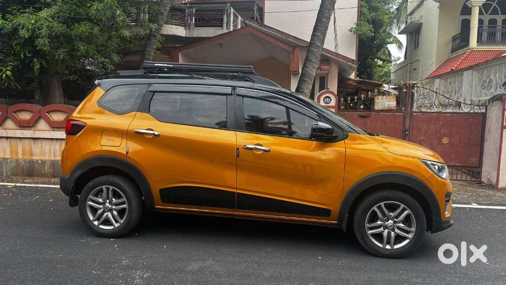 Renault Triber Rxz, 2023, Petrol