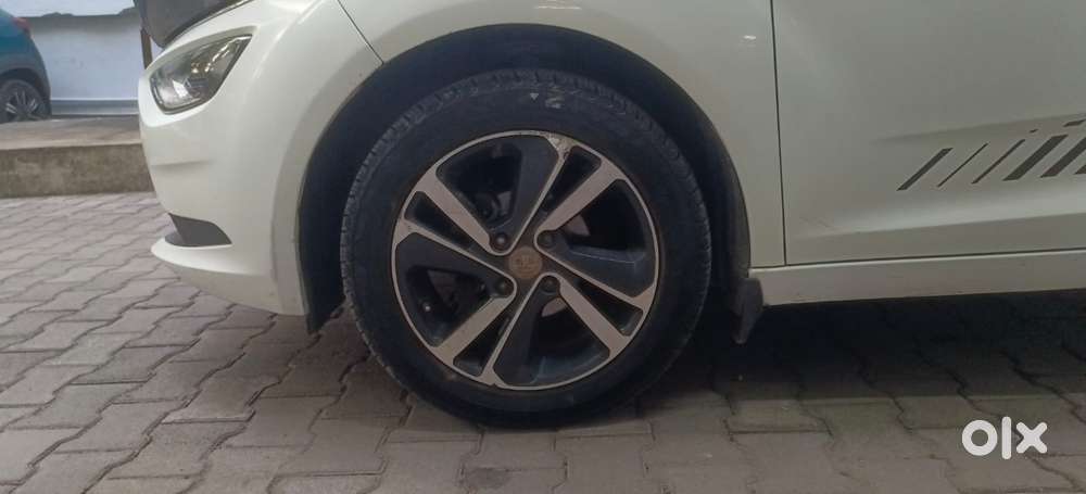 Tata Altroz Xz, 2020, Petrol