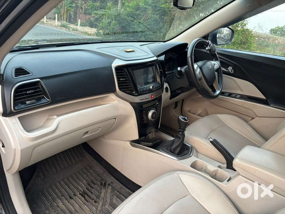 Mahindra Xuv300 W8 1.2 Petrol Dual Tone, 2022, Petrol