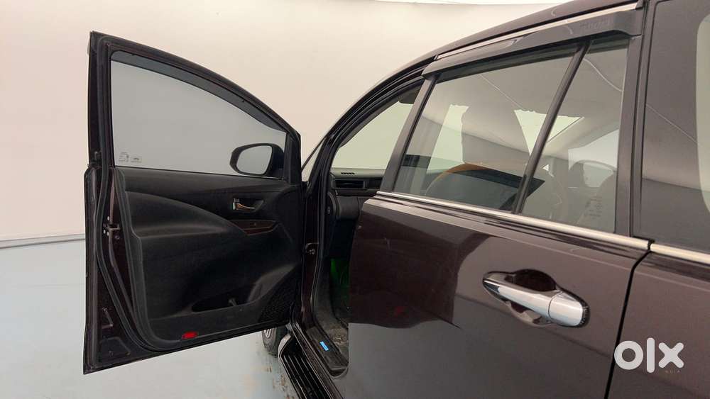 Toyota Innova Crysta 2.4 G Plus Mt 8 Str, 2019, Diesel