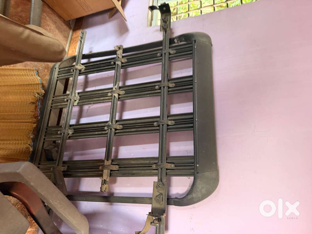 Heavy-Duty Roof Carrier for Mahindra Xylo &ndash;Excellent Cont