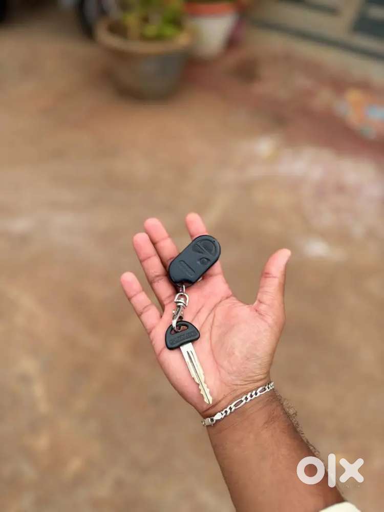 Maruti Suzuki Baleno Sigma 2004