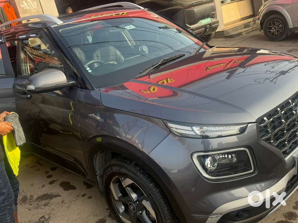 Hyundai Venue Petrol 2020, Registration Jk17
