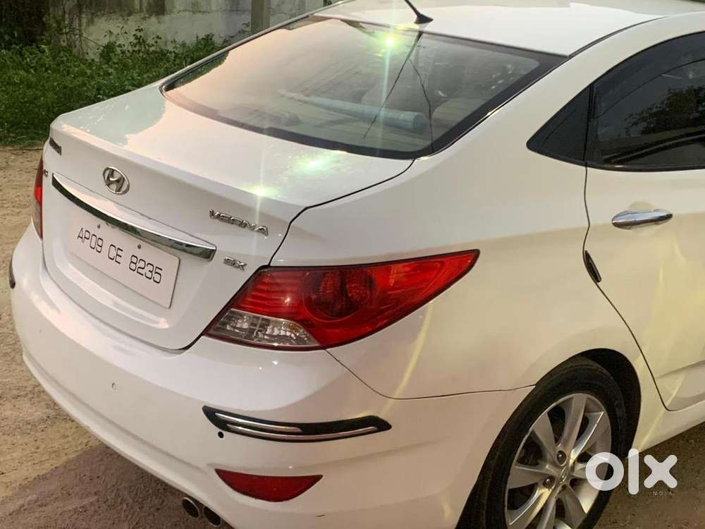 Hyundai Verna 2011 Petrol Automatic 90000 Km Driven